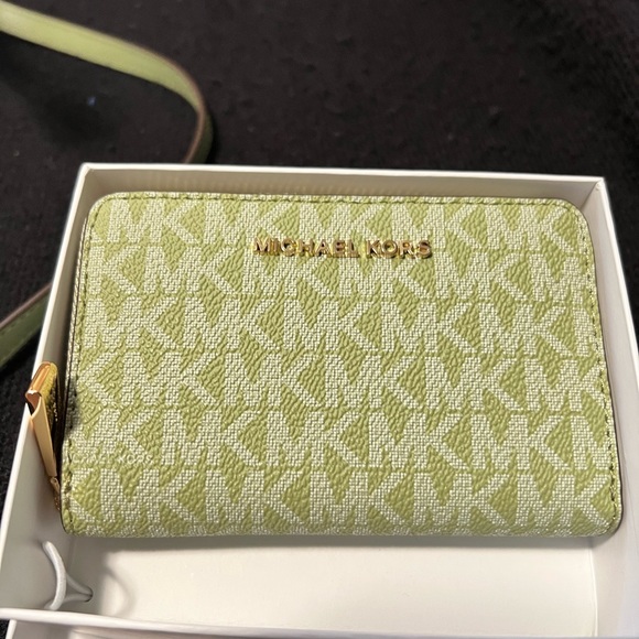 Michael Kors Sullivan Tote Sm Light Sage & Wallet - Picture 9 of 13